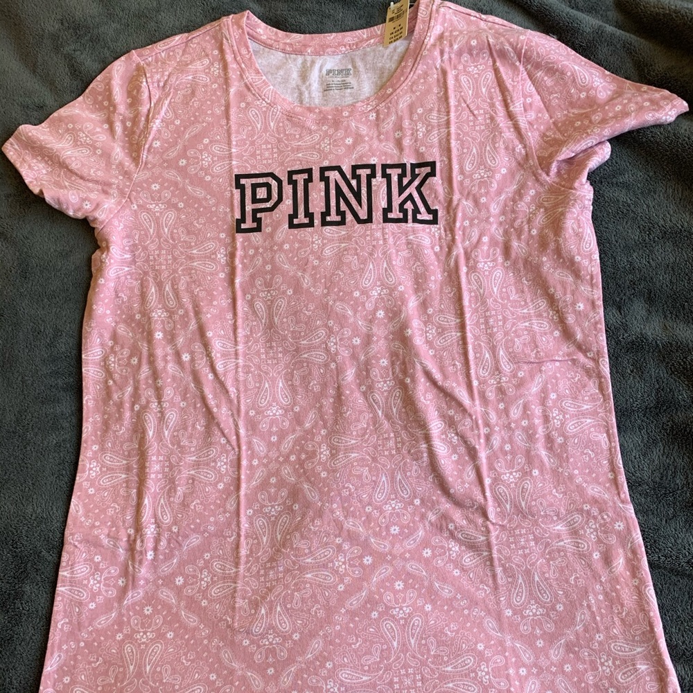 New with tags PINK tee